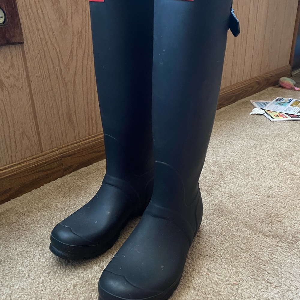 Tall Hunter boots size 8